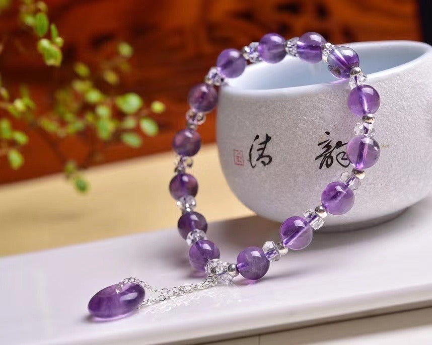 A super beautiful amethyst round bead bracelets