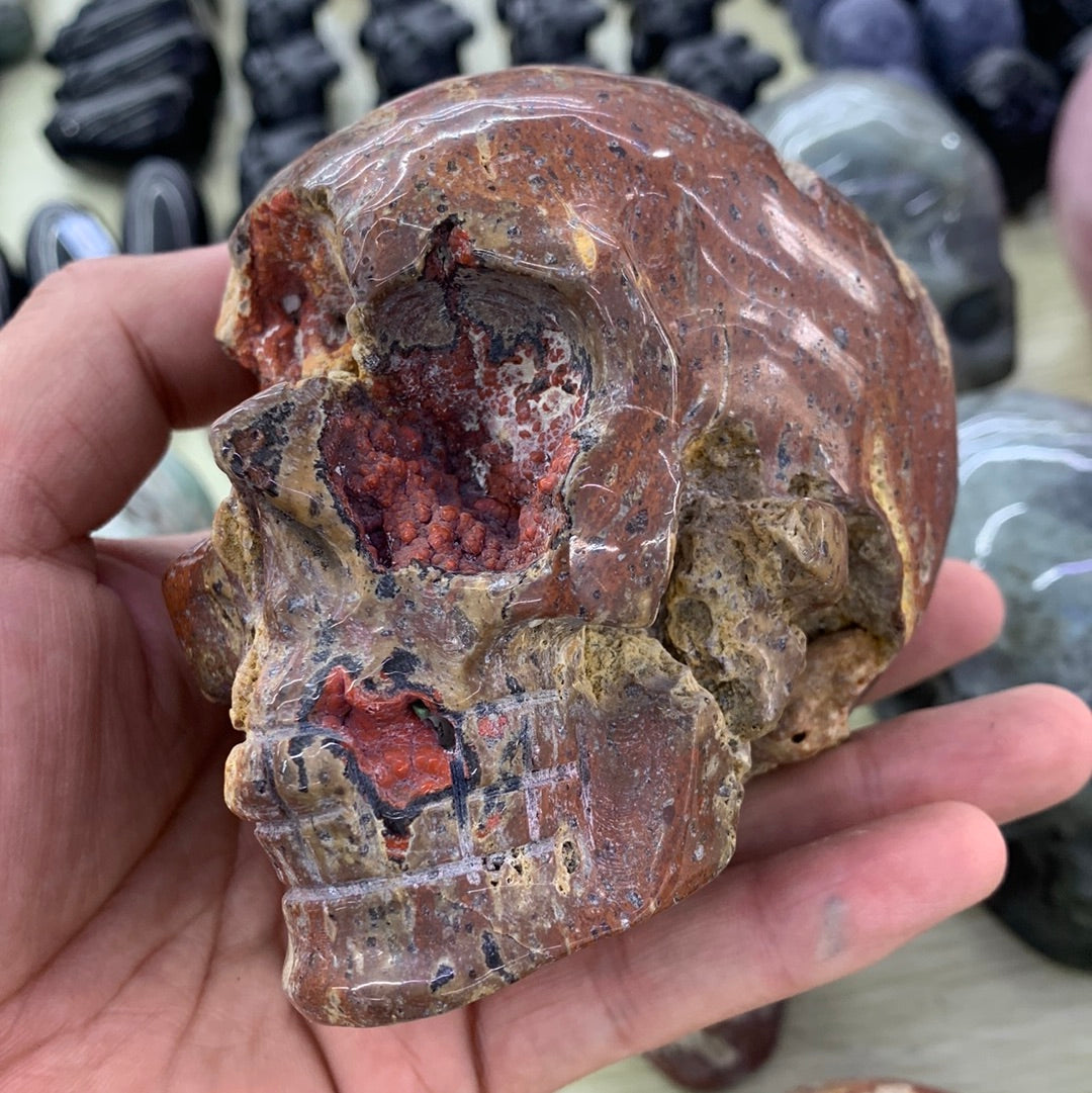 Zhanguo agate skull with geode carvings