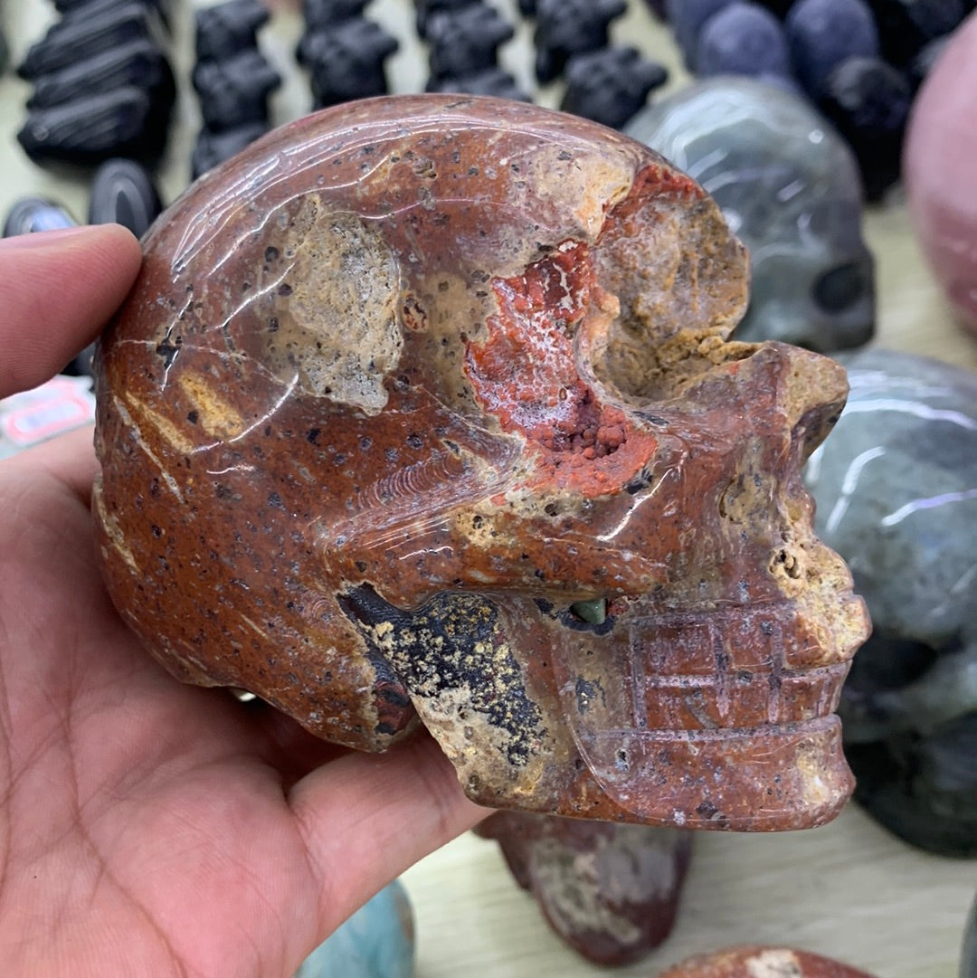 Zhanguo agate skull with geode carvings