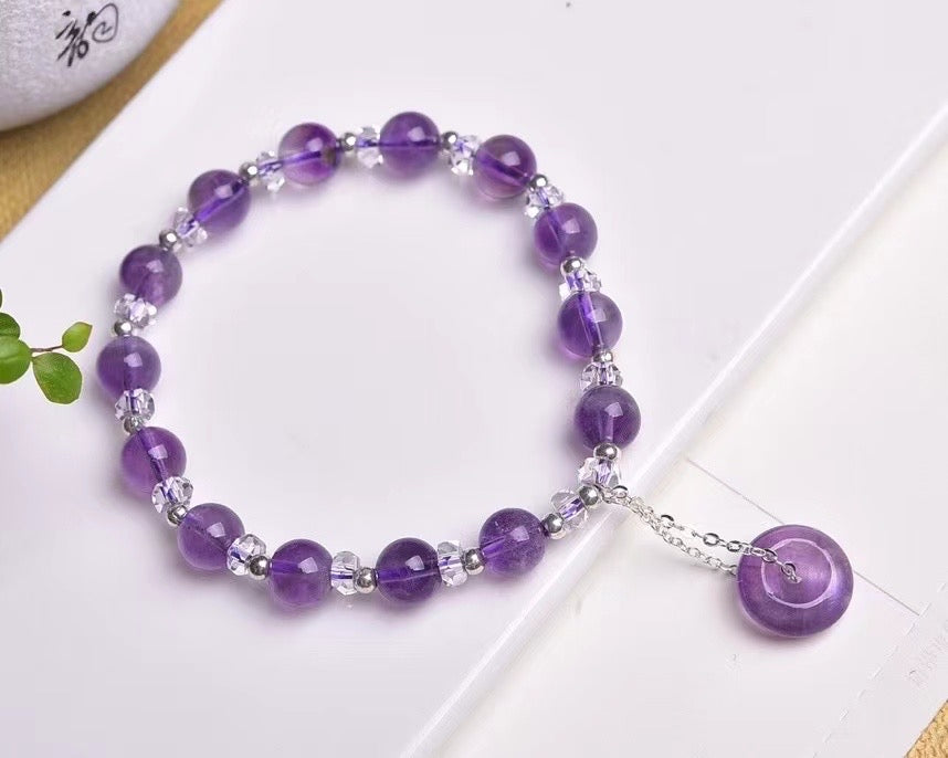 A super beautiful amethyst round bead bracelets