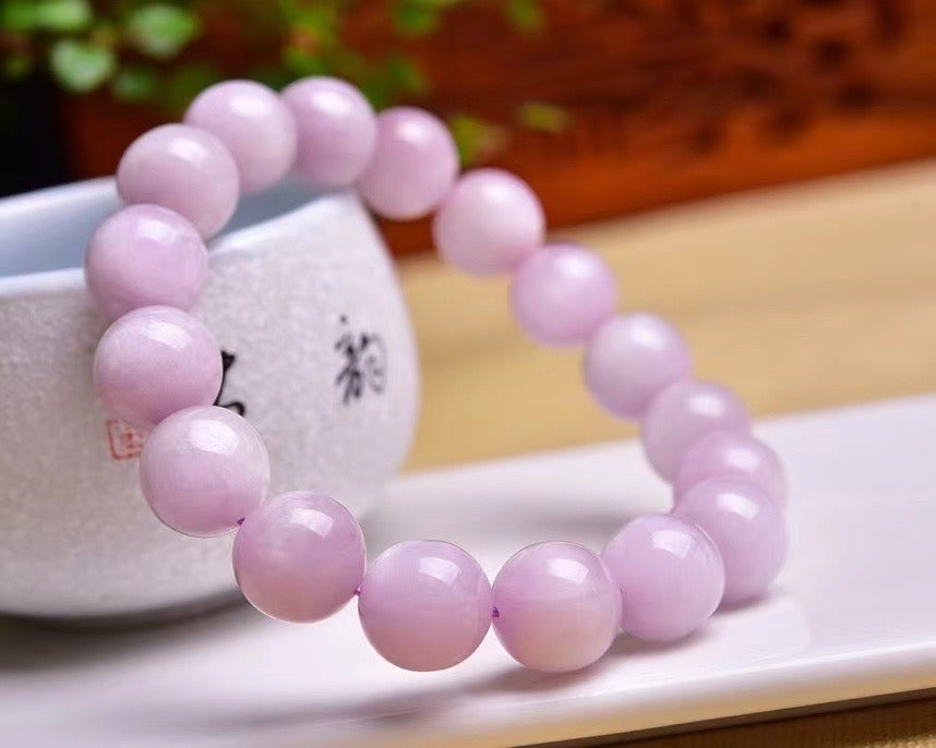 The super moist purple Kunzite single loop bracelets