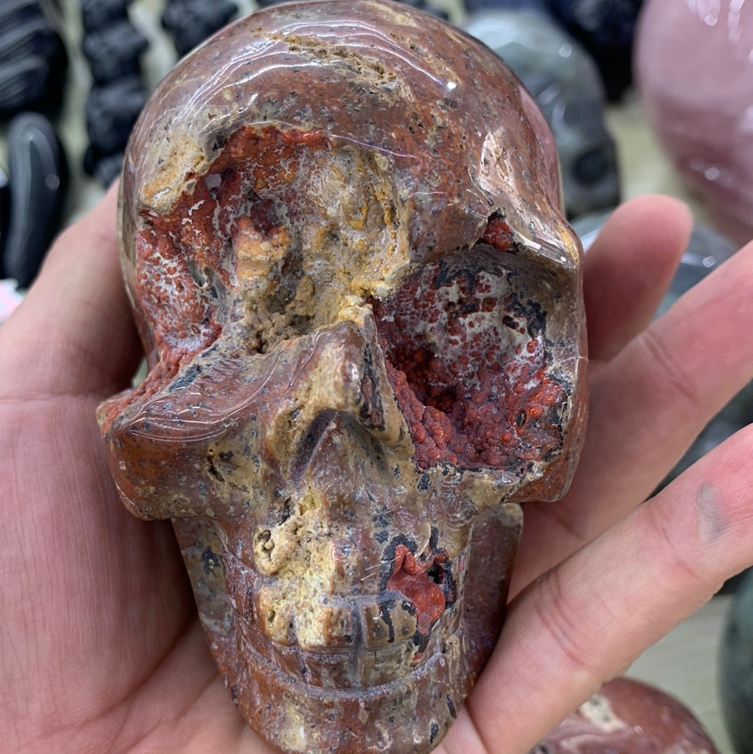 Zhanguo agate skull with geode carvings