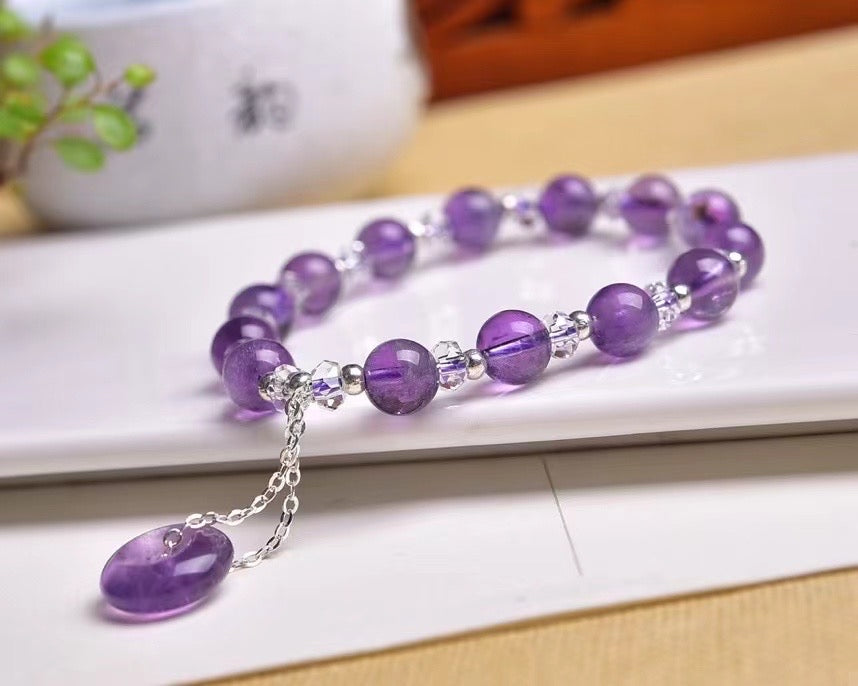 A super beautiful amethyst round bead bracelets